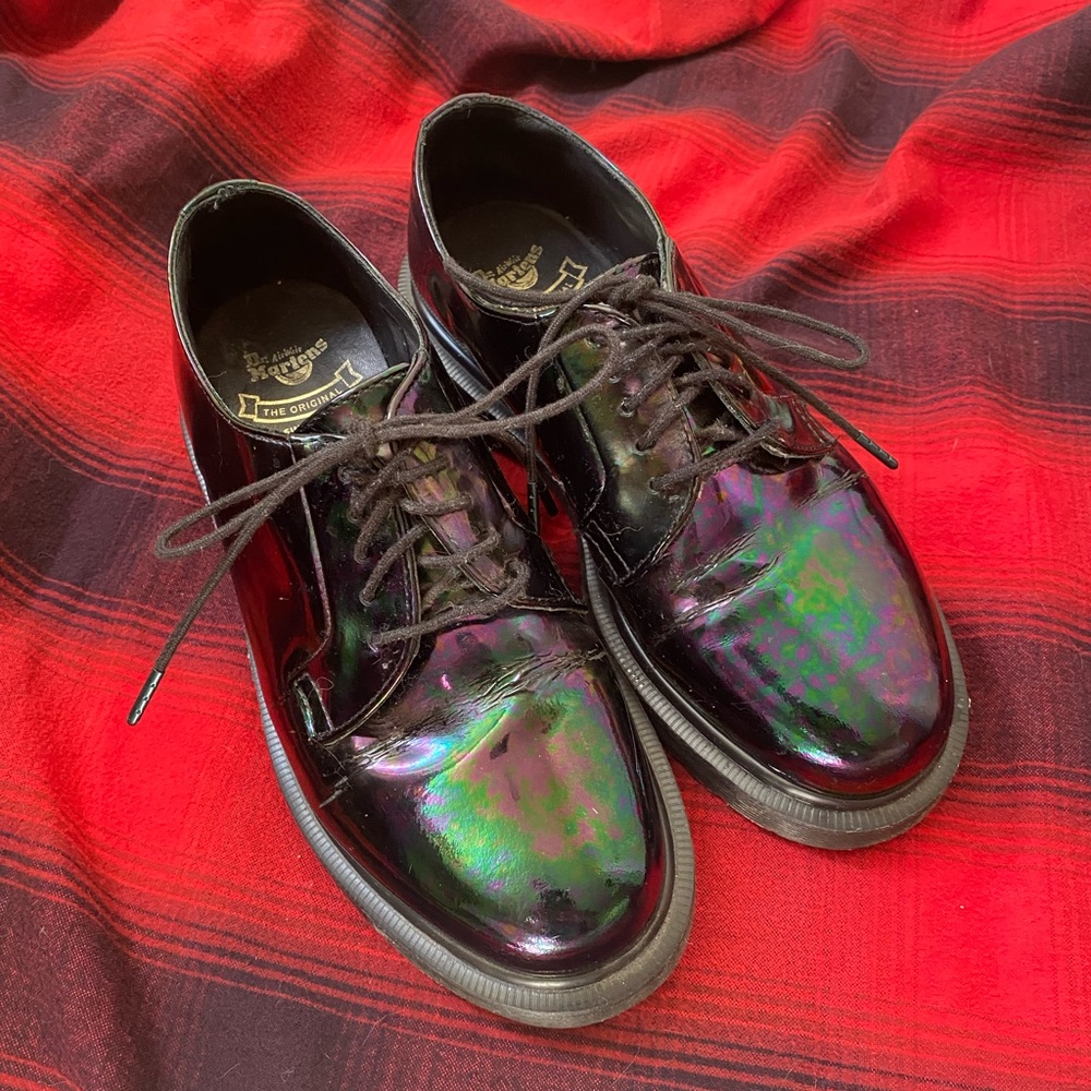 Dr. Martens 5-hole lace up oxfords / black oil slick / size US 5